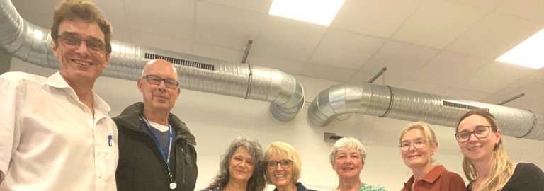 Im Bild v.l.: Die Ausbilder Pfr. Johannes Eunicke und Pfr. Frank Nie, Rita Fischer, Anke Kemme, Christine Fink, Dörte Oneseit und Dorothea Weiss. Nicht im Bild, weil schon im Urlaub: Silke Höfer.