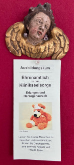 Titelseite des Faltblattes "Ausbildungskurs Ehrenamtlich in der Klinikseelsorge"